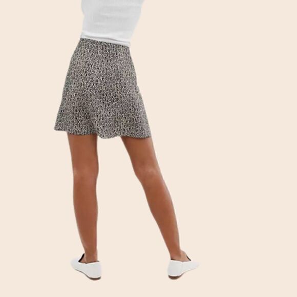 ASOS DESIGN button front mini skirt in leopard print Size 4 - Picture 2 of 10